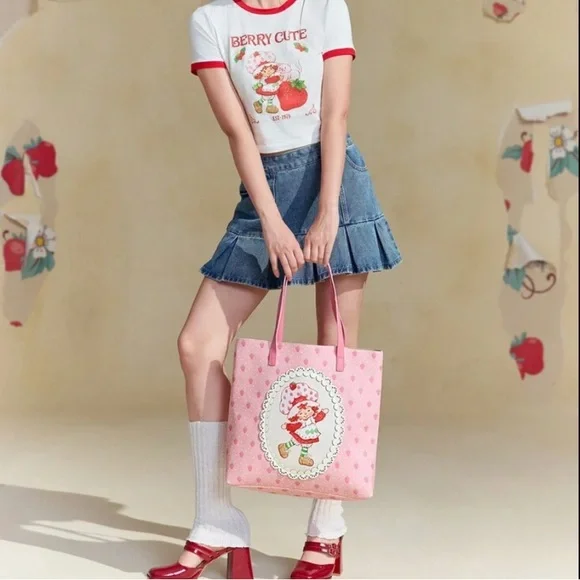 Strawberry Shortcake  Cute Cartoon Character & Strawberry & Lace Print Tote - Picture 4 of 9